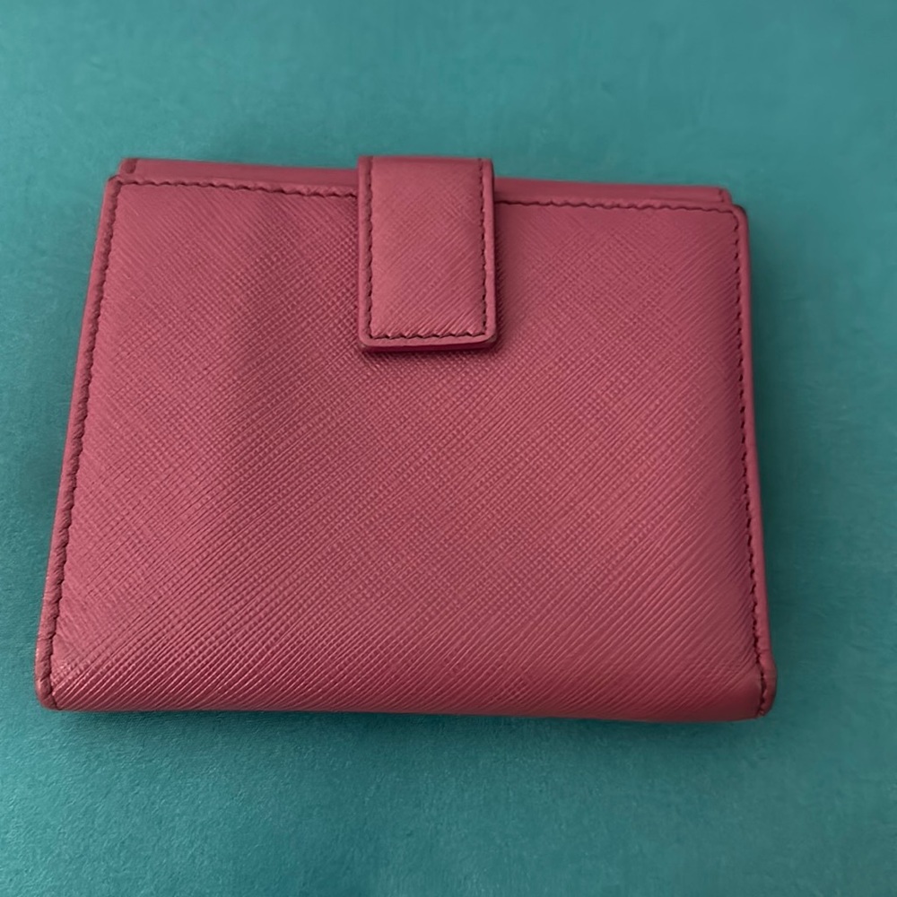 Salvatore Ferragamo pink trifold wallet - Picture 2 of 7